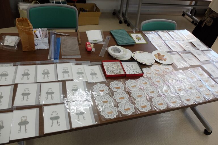 ポストカードやコースターの材料