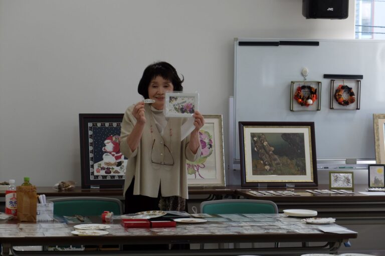 押し花クラフト講習会講師の畑田さん