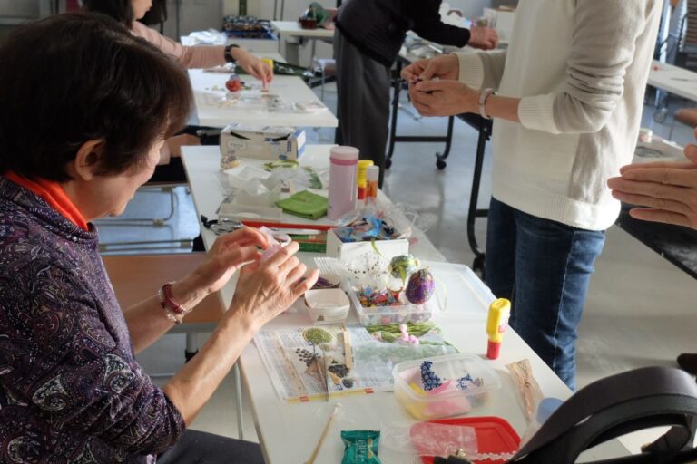 ポプリエッグづくりの様子