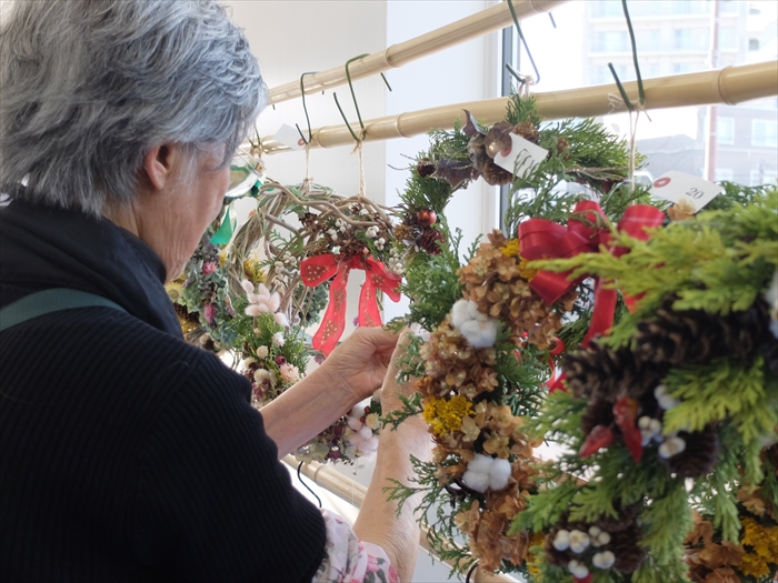 ハンドメイド・クリスマス展の準備