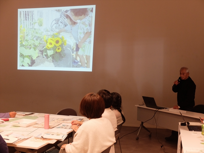 百合が原花壇を造り隊の発表の様子