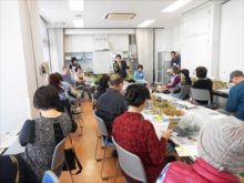 事務局の花の公衆の様子