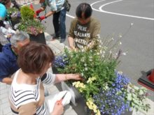 谷口講師にメンテナンスをみていただいているところ