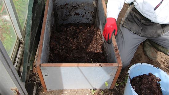 たい肥ボックス