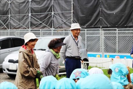 メンバーが最後の挨拶をしているところ