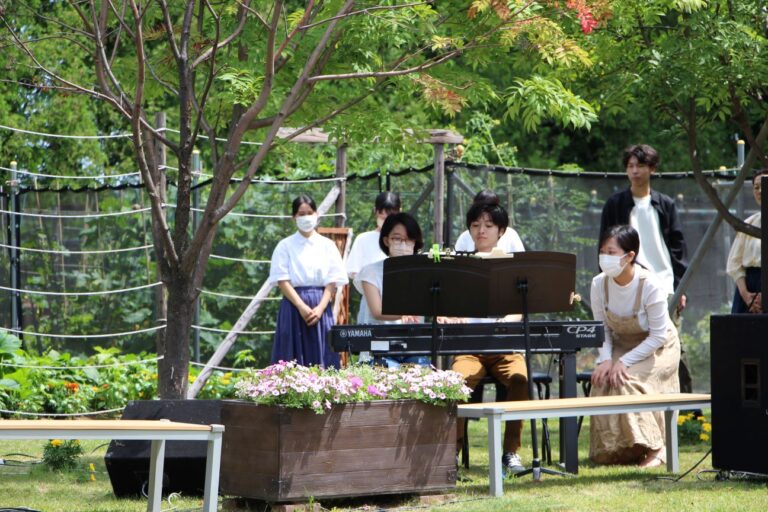 ピアノ連弾同好会 れんだんずの演奏