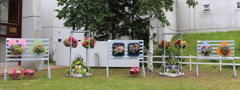 川下公園リラックスプラザの中庭の様子