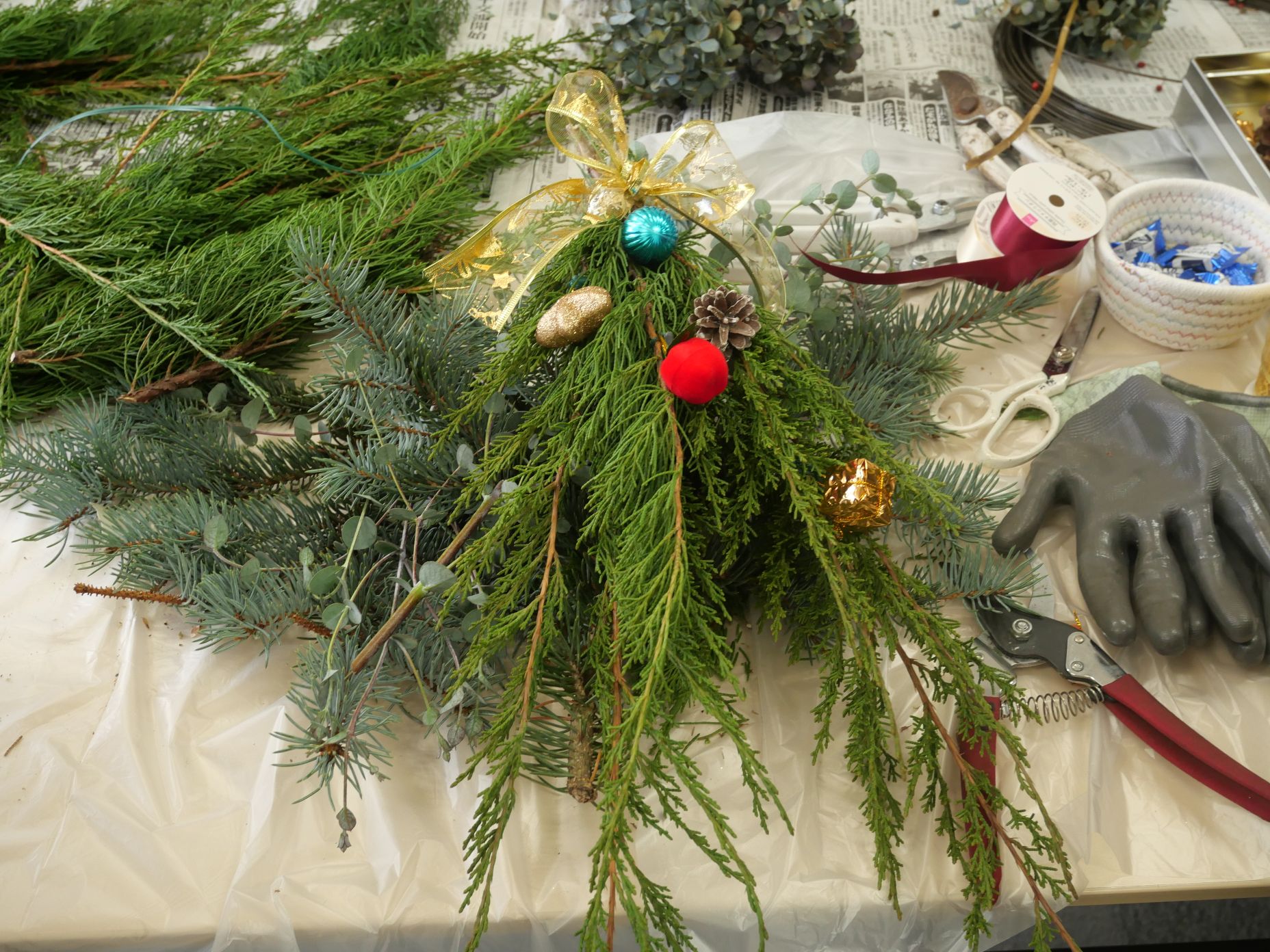 お孫さんへのプレゼント用にと作られたスワッグ