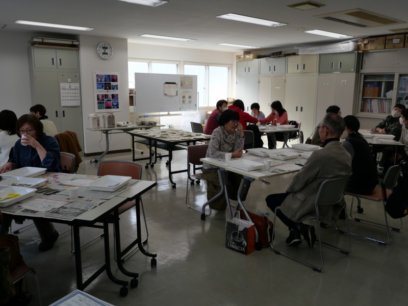 アロマワックスバーつくりのようす