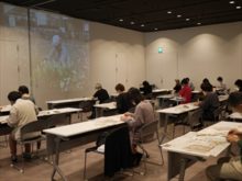 フレームづくりの会場の様子