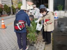 コンテナの片付けの様子