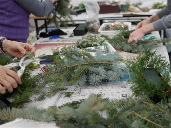 アレンジメント制作の様子