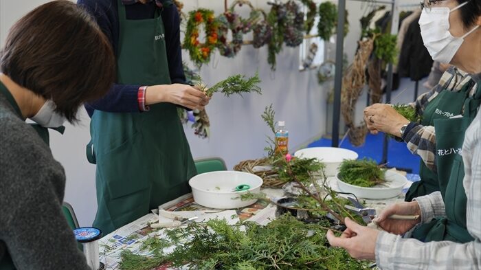 クリスマス展の準備の様子