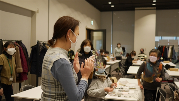 作品をご紹介している