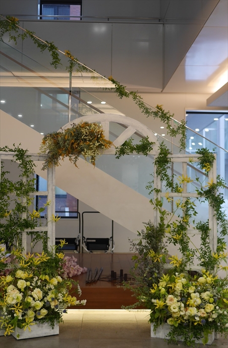 国際大学のロビーに飾られたオブジェ