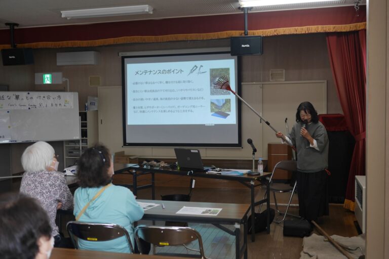 道具を紹介している様子