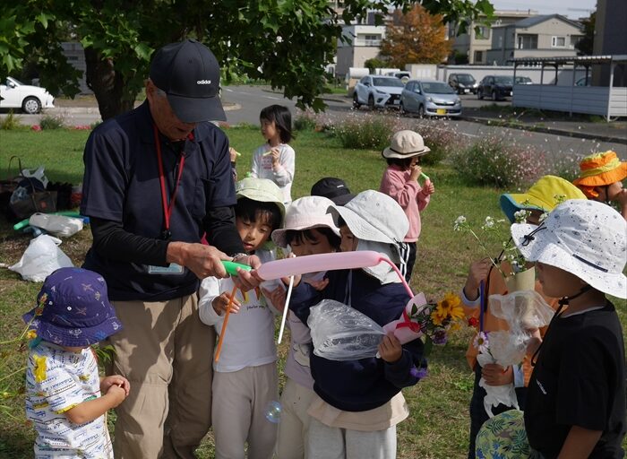 風船遊びの様子