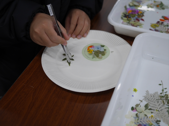 缶バッジつくりの様子