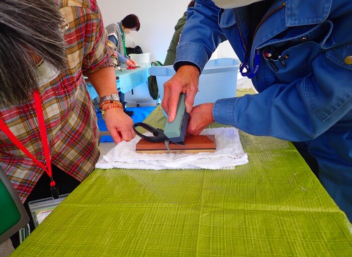 片刃のハサミの研ぎ方