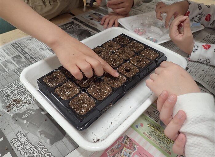 5㎜の穴を作っている