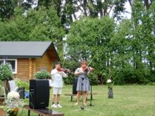 学生と弟さんのバイオリン演奏