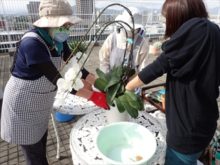 寄せ鉢を崩しているところ