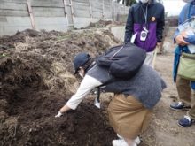 堆肥野山に手を入れている所