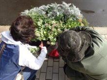 女学生のように笑の耐えない2人