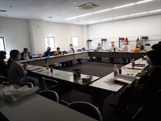 振返り会の様子