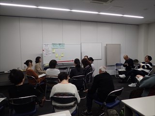 意見を発散しているところ