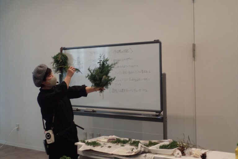 スワッグの講師　土井さんが教えている様子