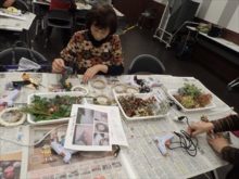 リース作りの様子