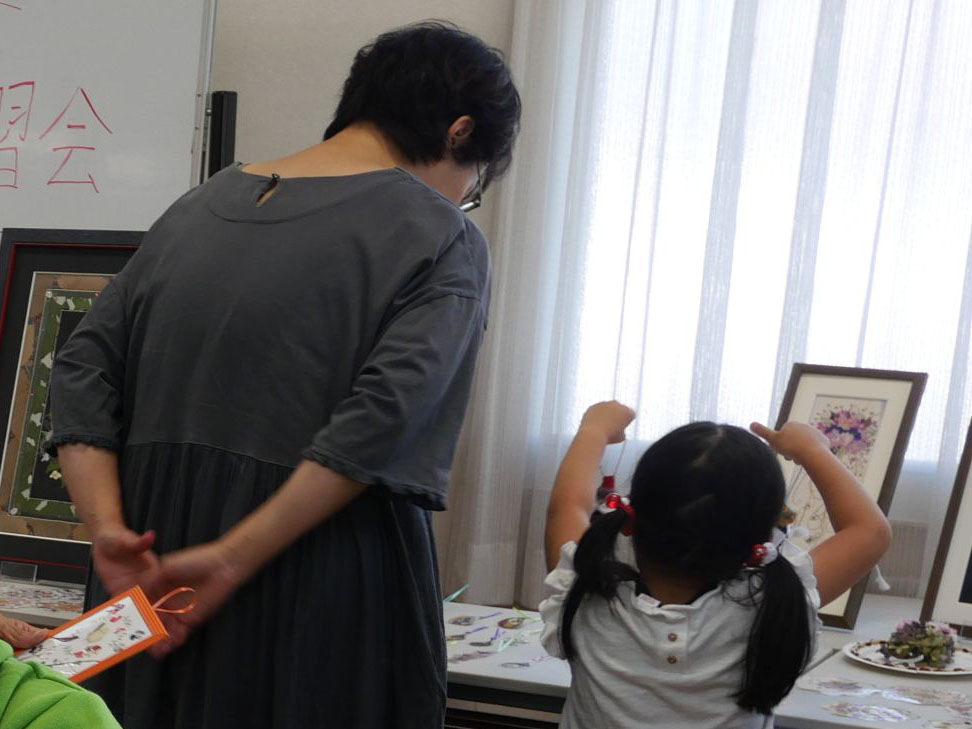 作品鑑賞のようす