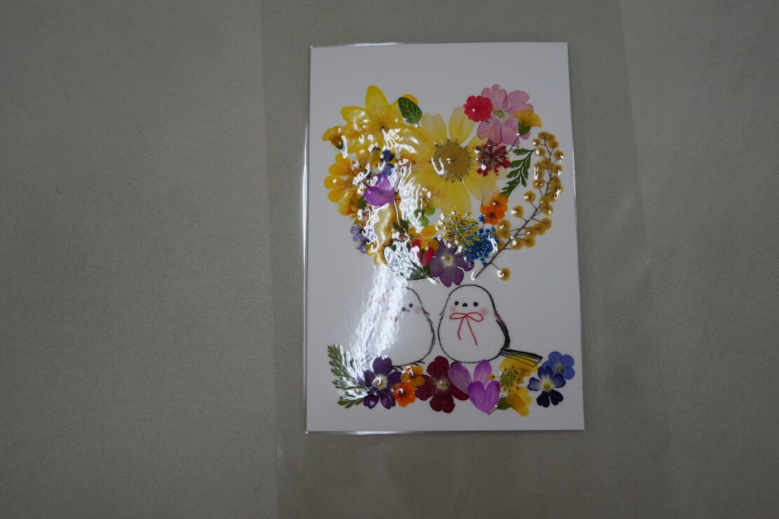 出来上がった作品（シマエナガとハートモチーフ）