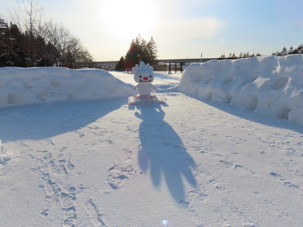 ていぬ君の雪像写真