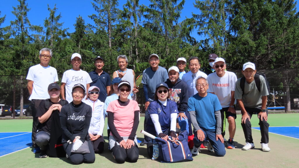 テニスサークルの集合写真