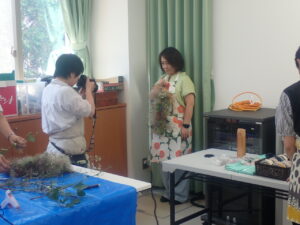 スモークツリーガーランド講座の様子4