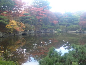 日本庭園の紅葉