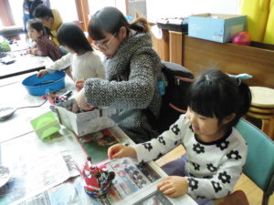 「「ネイチャークラフト講座～ひなぼっくりを作ろう！～」を開催しました！」の画像