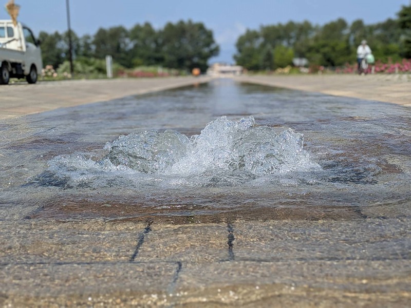 カナール水が噴き出す画像