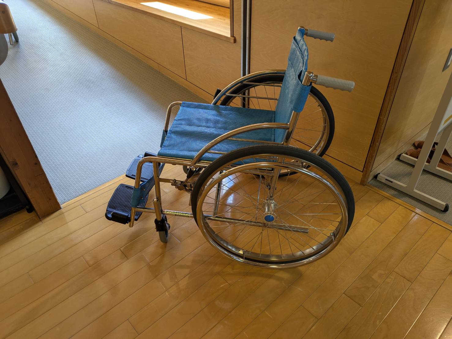 プール用車いす