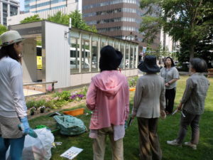 説明している様子