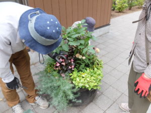 混んでいる箇所を透かしている様子