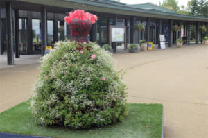 ハンギングバスケットマスターさんによる花のドレス