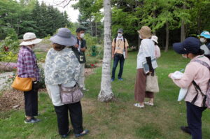 園内散策の様子