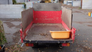 すっかり空になった荷台