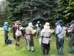 メンテナンスの説明を聞いています