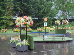 東口ゲート前広場