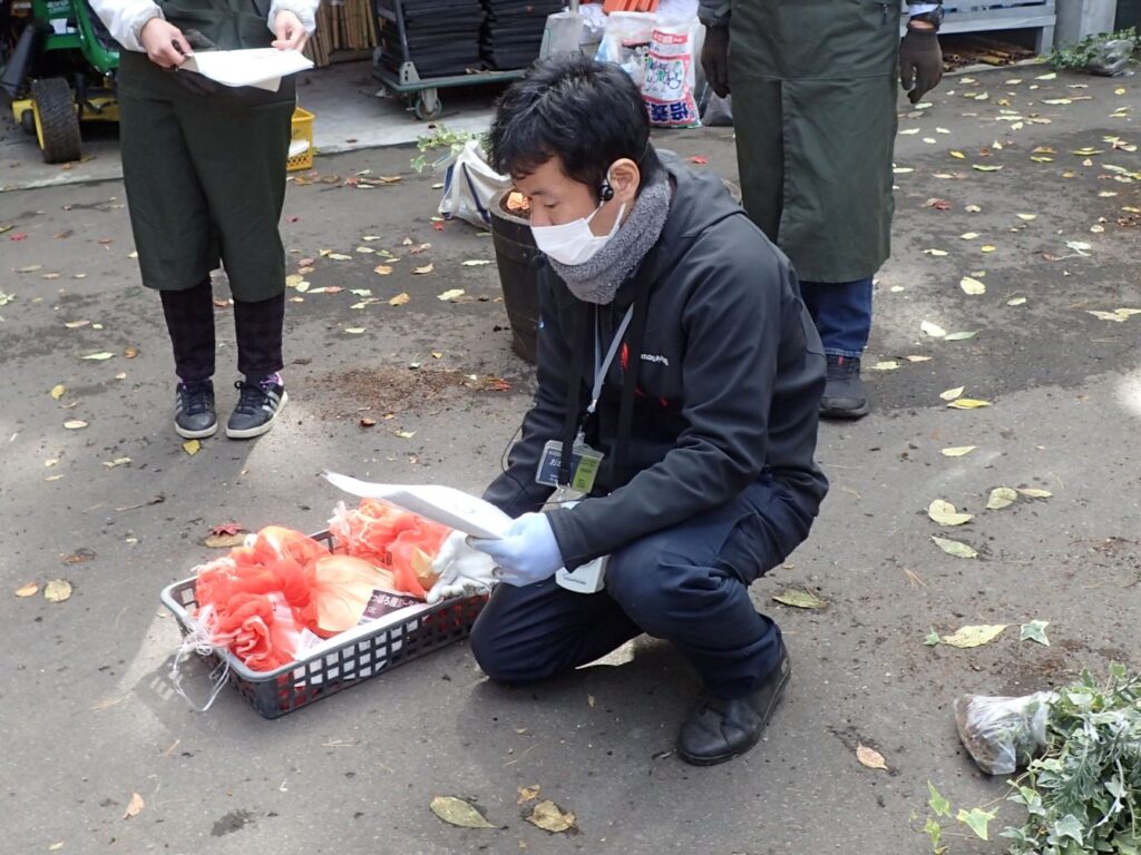 「秋植え植物の活用」講師の岡田主任