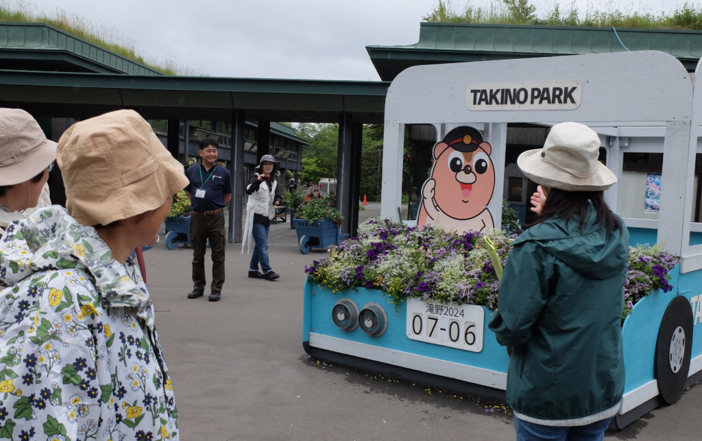 2024年さっぽろまちづくりガーデニング講座第10回目-見学会風景